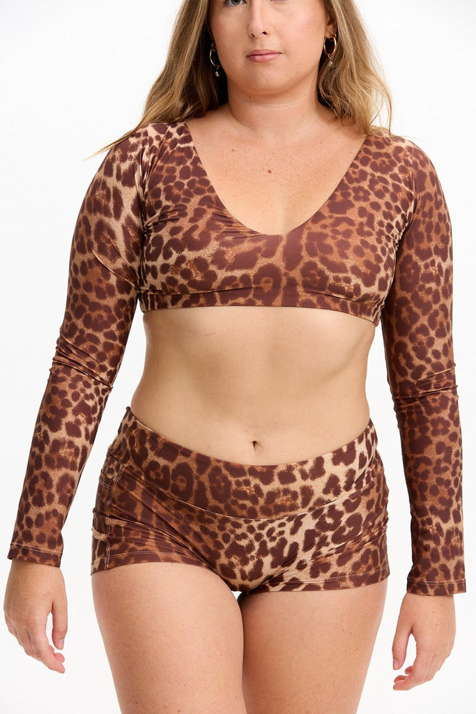 Benoa Active Long Sleeve Crop Top in Sahara